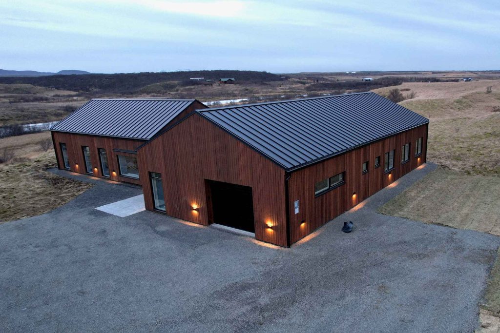 Rangárslétta 9 | 311m2 house with 6 bedrooms & 3 bathrooms